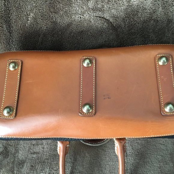 🎉Host Pick 🎉Vintage Dooney & Bourke Lg Black/Tan Satchel - Picture 5 of 12